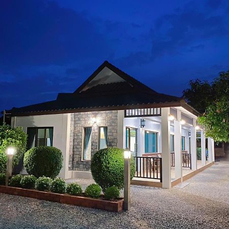 Sanaepatan Home Resort - เสน่ห์ป่าตาล โฮม รีสอร์ต Ban Buak Khang Exteriér fotografie